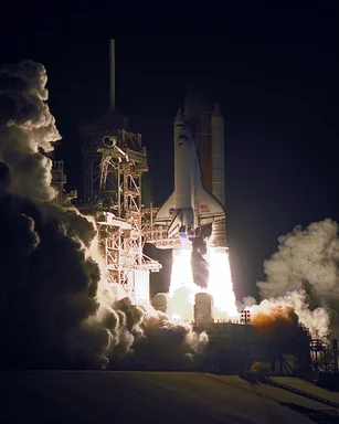 Free Stock Photo: The space shuttle lifting off