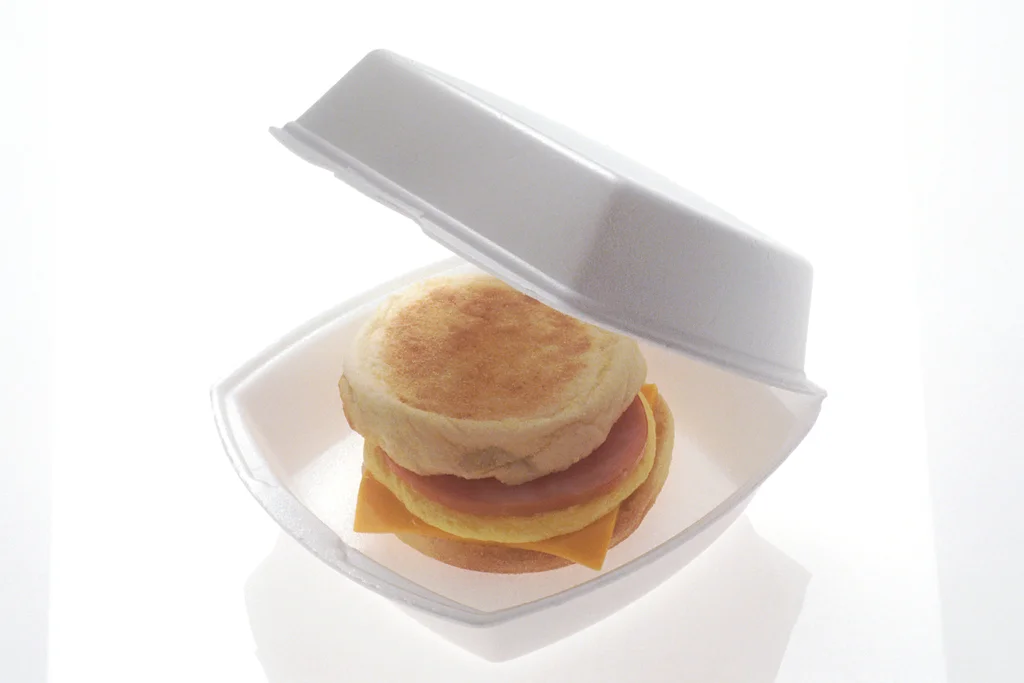 An egg breakfast sandwich : Free Stock Photo