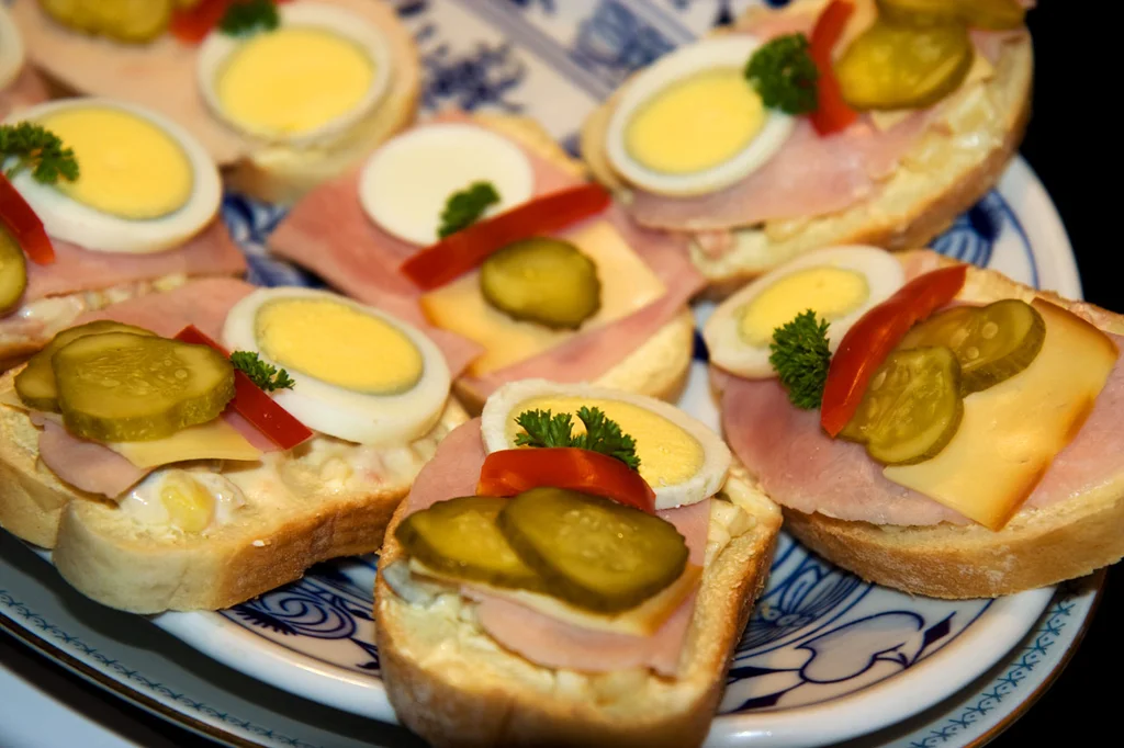 A couple of open sandwiches : Free Stock Photo